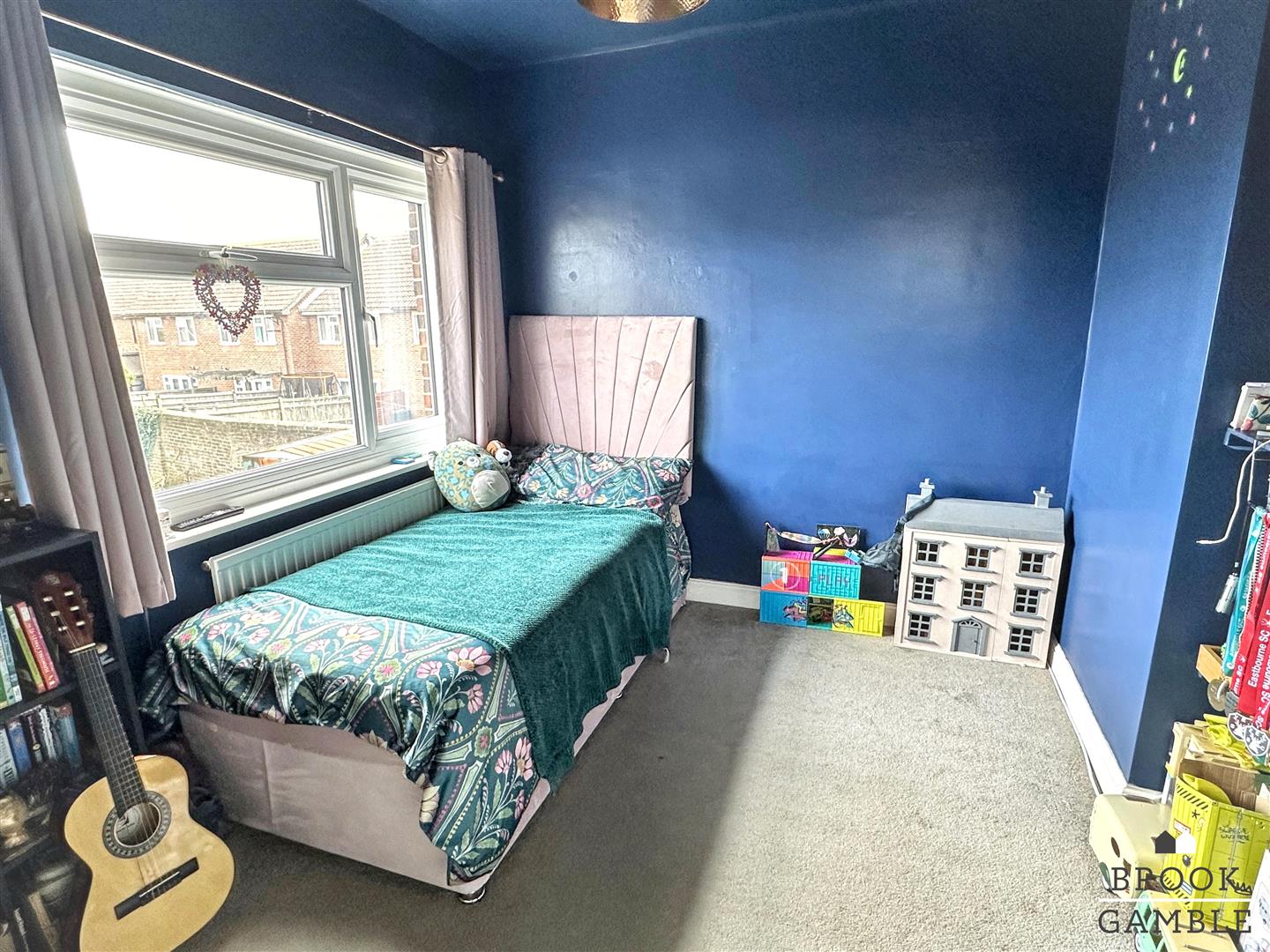 4 Bedroom House. Langney Rise in Eastbourne,  12